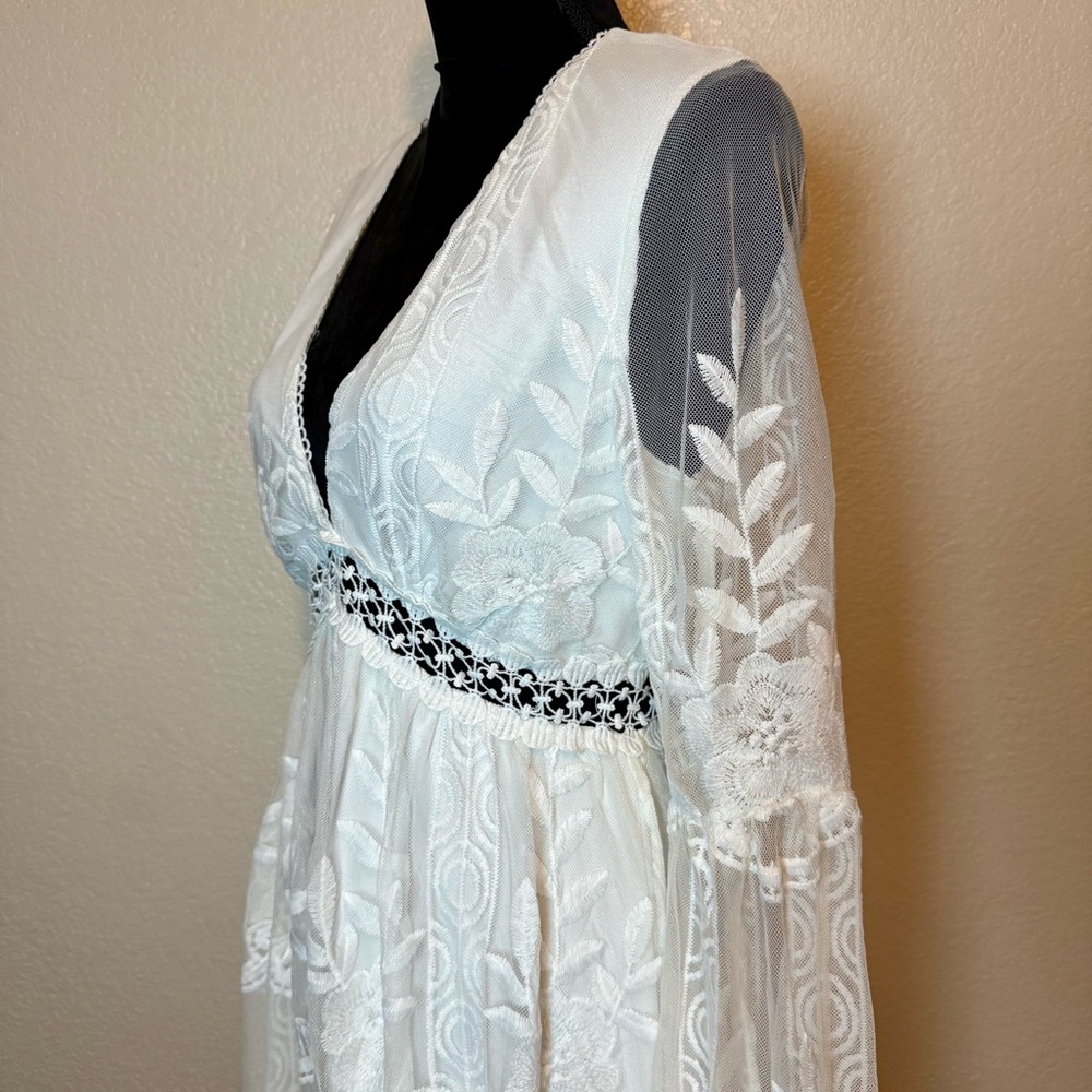 Southern Fried Chics White Lace Embroidered Mini Dress Bell Sleeve Size Large - Picture 7 of 15